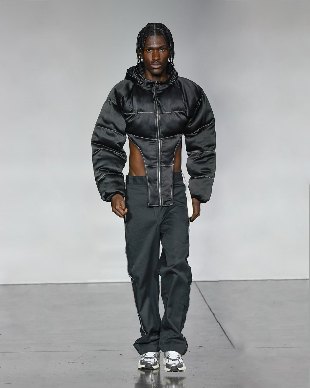 V CUT PUFFER COAT IN LIQUID BLACK