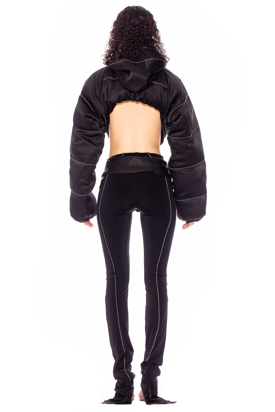 V CUT PUFFER COAT IN LIQUID BLACK