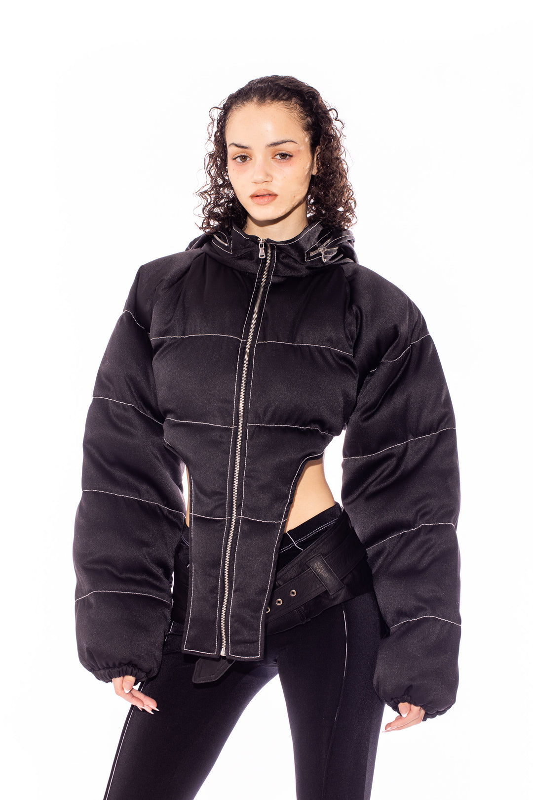 V CUT PUFFER COAT IN LIQUID BLACK