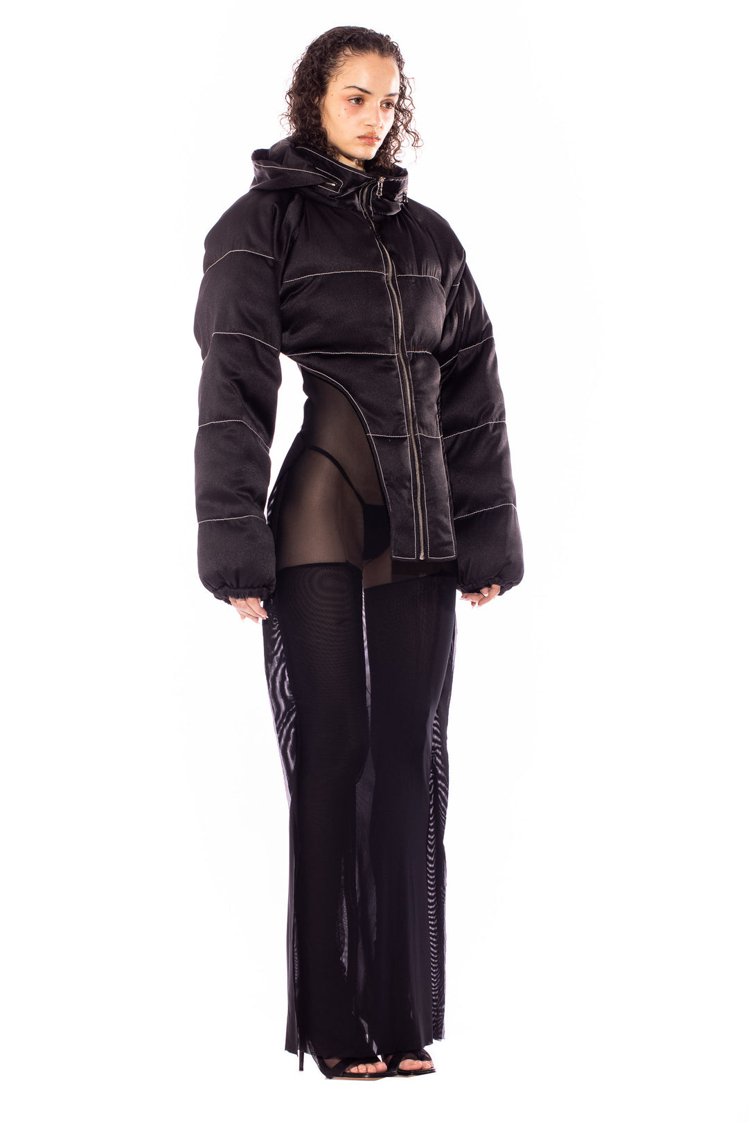V CUT PUFFER COAT IN LIQUID BLACK