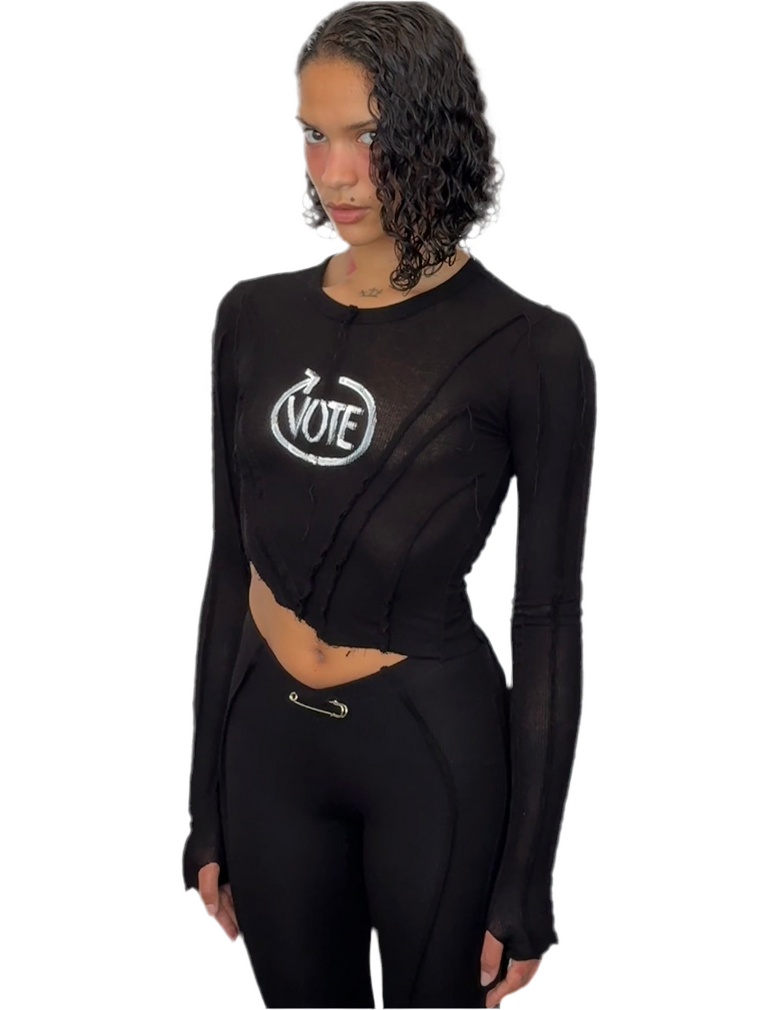 VOTE ARROW LONG SLEEVE TEE IN BLACK RIB