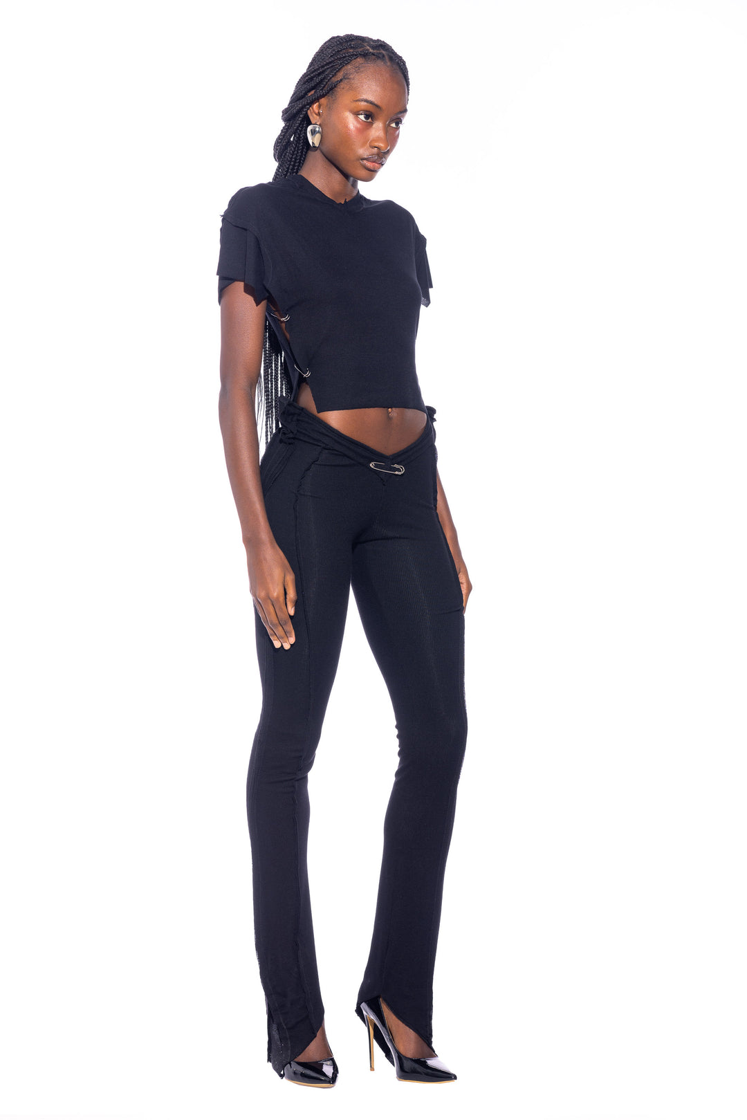 SAFETY PIN MINI TEE IN BLACK RIB