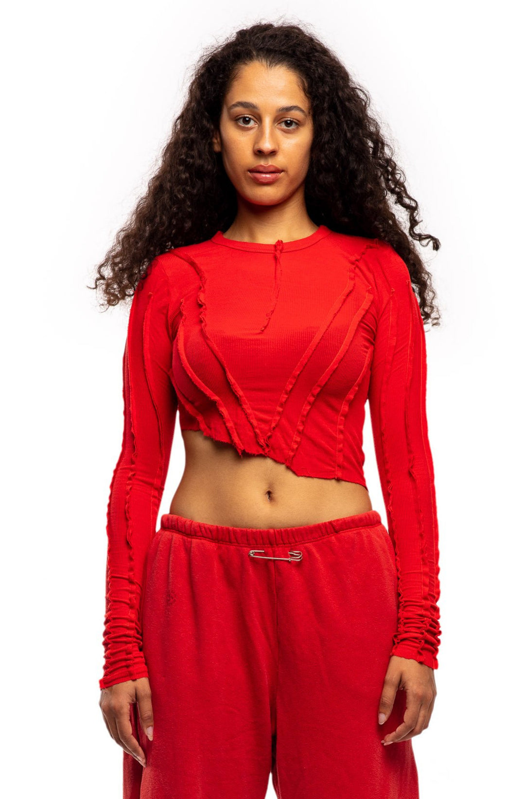 ASYMMETRIC LONG SLEEVE TEE IN RED RIB