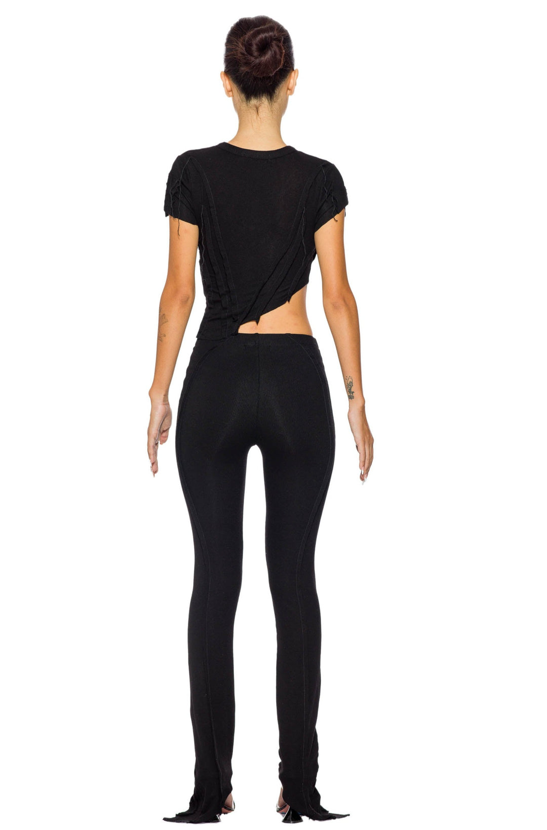 ASYMMETRIC TEE IN BLACK RIB