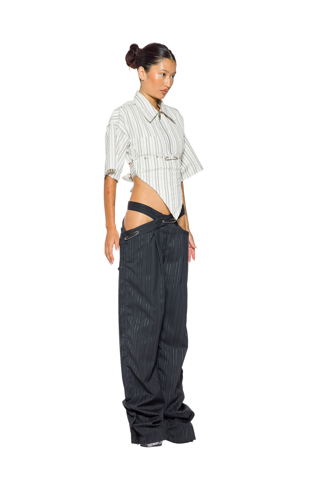 V CUT OPEN BACK SHORT SLEEVE COLLARED SHIRT IN WHITE PIN STRIPE SHIRTING