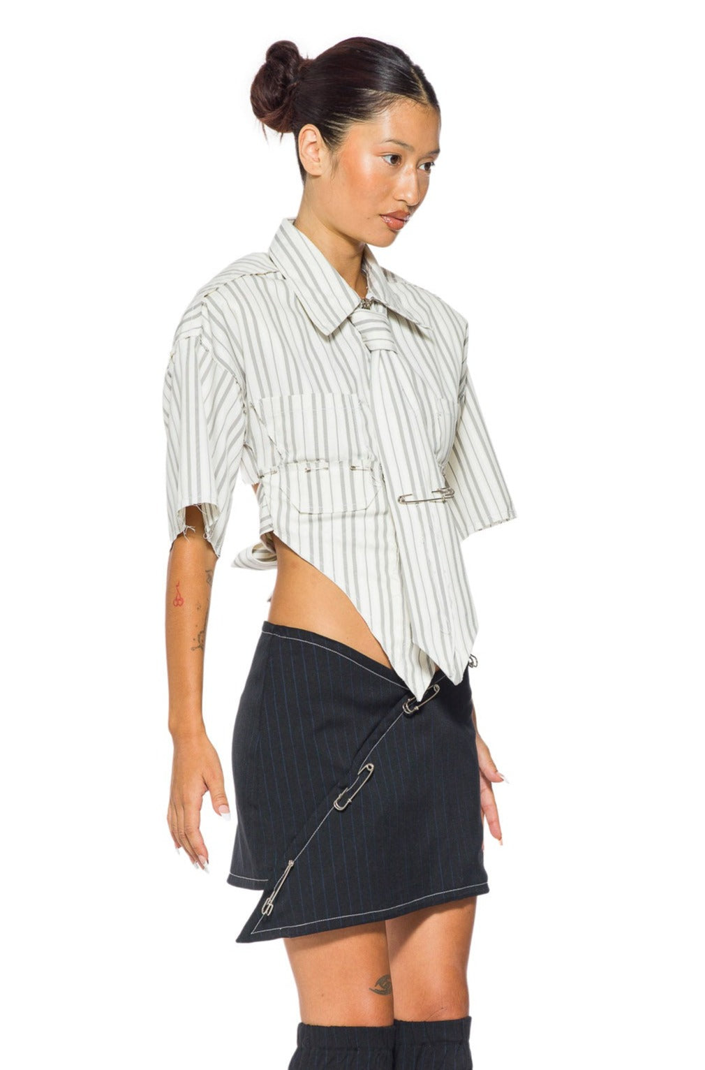 V CUT OPEN BACK SHORT SLEEVE COLLARED SHIRT IN WHITE PIN STRIPE SHIRTING