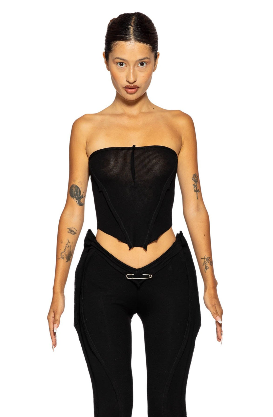 V CUT TUBE TOP IN BLACK RIB